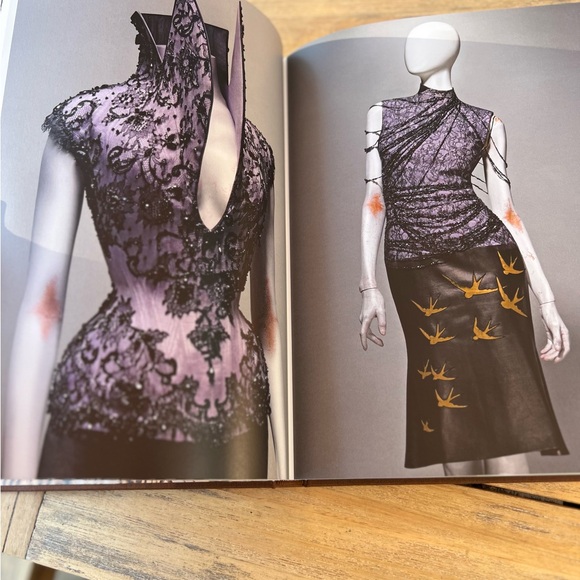 Alexander Mcqueen : Savage Beauty by Andrew Bolton (2011, Hardcover) - Picture 9 of 11